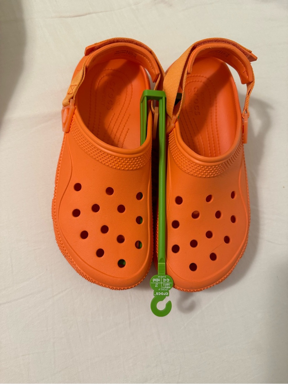 Crocs Unisex Orange Hiker Xscape Clogs 'Persimmon' Men US 9/ Women 11 - Picture 2 of 5